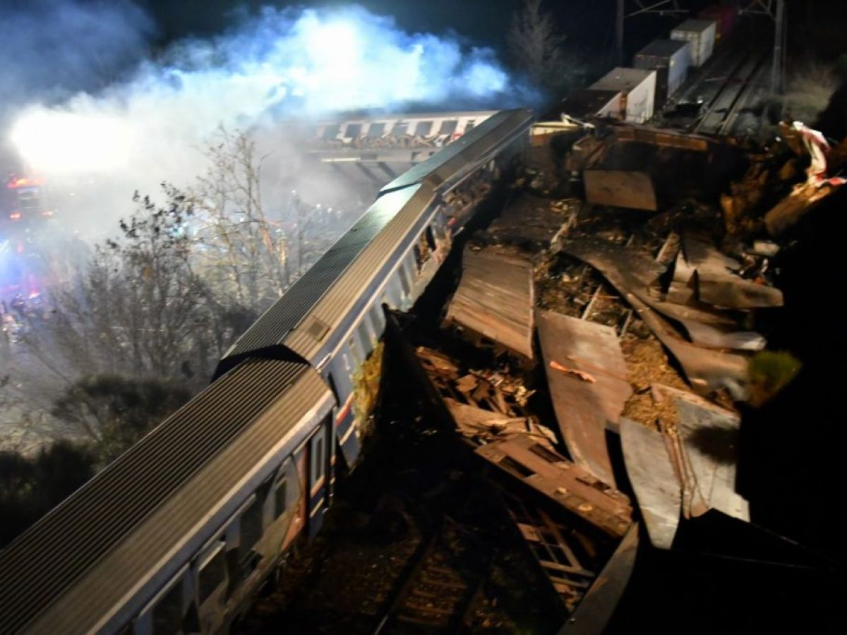 Τραγωδία στα Τέμπη: Η μεγάλη δίκη, οι πολιτικές ευθύνες και οι ανοιχτές πληγές