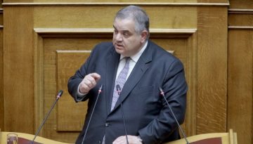 &Beta;&alpha;&sigma;ί&lambda;&eta;&sigmaf; &Sigma;&pi;&alpha;&nu;ά&kappa;&eta;&sigmaf;:  &laquo;&Eta; &epsilon;&pi;&iota;&sigma;&tau;&omicron;&lambda;&iota;&kappa;ή &psi;ή&phi;&omicron;&sigmaf; &phi;έ&rho;&nu;&epsilon;&iota; &tau;&eta;&nu; &Epsilon;&lambda;&lambda;ά&delta;&alpha; &pi;&iota;&omicron; &mu;&pi;&rho;&omicron;&sigma;&tau;ά&raquo;