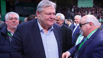 &Beta;&epsilon;&nu;&iota;&zeta;έ&lambda;&omicron;&sigmaf; &sigma;&tau;&omicron; &sigma;&upsilon;&nu;έ&delta;&rho;&iota;&omicron; &tau;&omicron;&upsilon; &Pi;&Alpha;&Sigma;&Omicron;&Kappa;: &laquo;&Sigma;&tau;ό&chi;&omicron;&sigmaf; &eta; &nu;ί&kappa;&eta;, &chi;&rho;&epsilon;&iota;ά&zeta;&epsilon;&tau;&alpha;&iota; &epsilon;&nu;ό&tau;&eta;&tau;&alpha; &kappa;&alpha;&iota; &sigma;&omicron;&beta;&alpha;&rho;ό&tau;&eta;&tau;&alpha; &pi;&rho;&omicron;&sigma;ώ&pi;&omega;&nu; &kappa;&alpha;&iota; &theta;έ&sigma;&epsilon;&omega;&nu;&raquo;