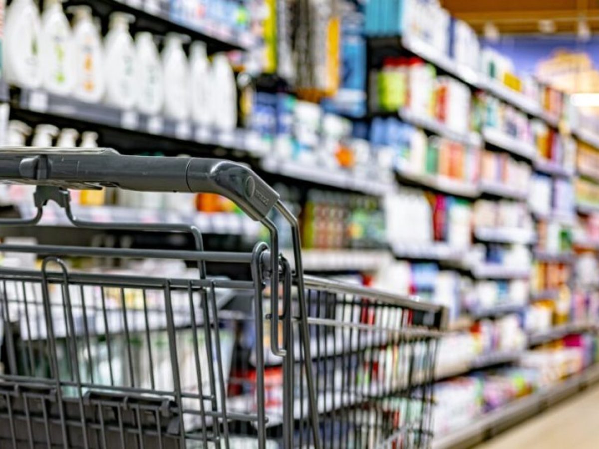 Βενζινάδικα και σούπερ μάρκετ στο στόχαστρο της κυβέρνησης για ακρίβεια και αισχροκέρδεια