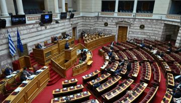 Βουλή: Εγκρίθηκε με 201 «ναι» η επιστολική ψήφος των Αποδήμων