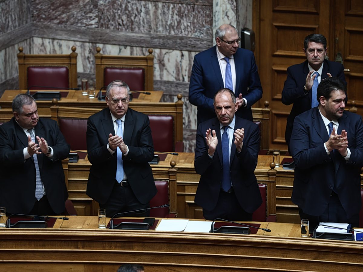 Βουλή: Με 201 ψήφους, οι απόδημοι θα ψηφίζουν με επιστολική στις εθνικές εκλογές – «Θρίλερ» με τη στάση του ΣΥΡΙΖΑ