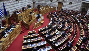 &Beta;&omicron;&upsilon;&lambda;ή: &Omicron; &pi;ό&lambda;&epsilon;&mu;&omicron;&sigmaf; &sigma;&tau;&omicron; &Iota;&rho;ά&nu; &laquo;έ&kappa;&lambda;&epsilon;&psi;&epsilon;&raquo; &tau;&eta; &sigma;&upsilon;&nu;&epsilon;&delta;&rho;ί&alpha;&sigma;&eta; &gamma;&iota;&alpha; &tau;&eta;&nu; &epsilon;&pi;&iota;&sigma;&tau;&omicron;&lambda;&iota;&kappa;ή &psi;ή&phi;&omicron;
