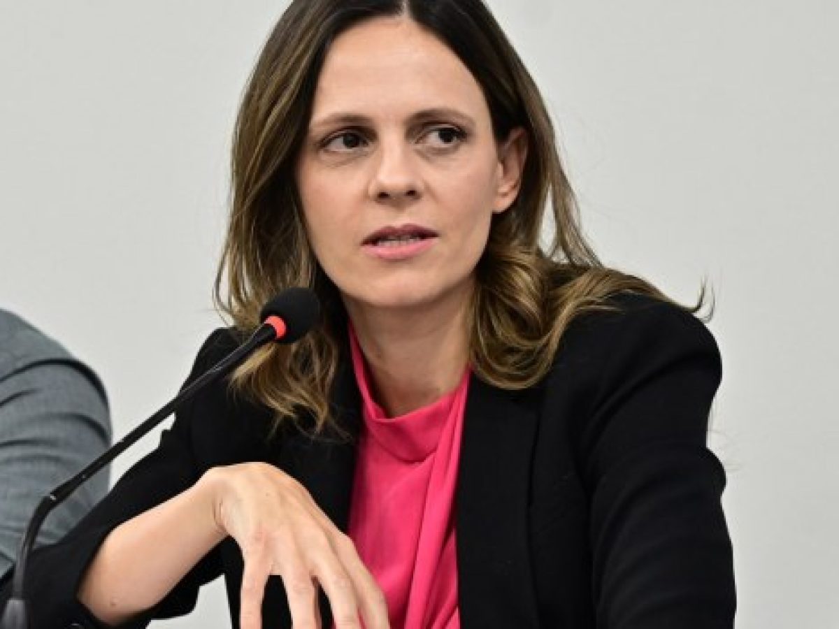 Αχτσιόγλου: Επικίνδυνη εμπλοκή της Ελλάδας στον πόλεμο – Αστείες οι εξηγήσεις της κυβέρνησης