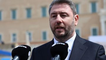 Ανδρουλάκης: Έχουμε χρέος να διατηρήσουμε τις αρχές και τις αξίες όσων θυσιάστηκαν για την πατρίδα