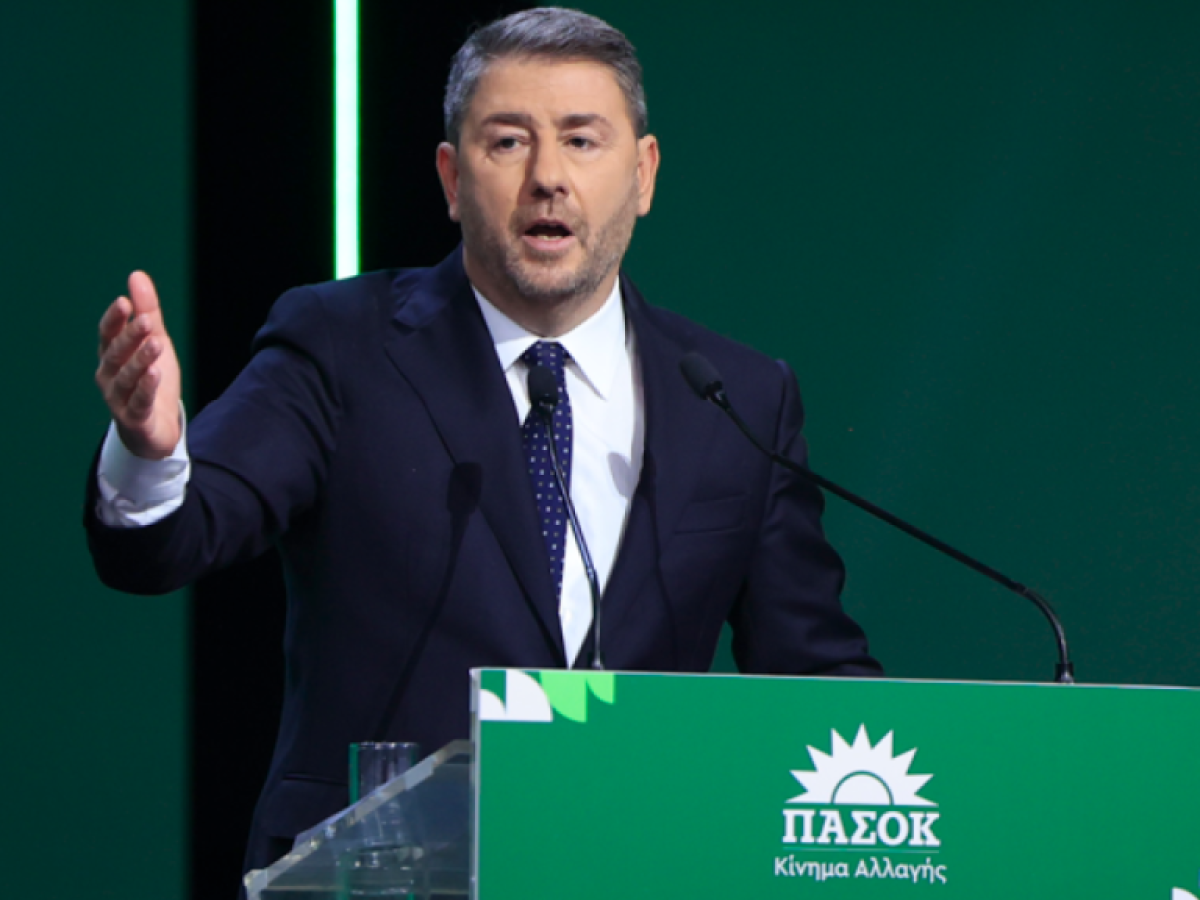 Ανδρουλάκης στο Συνέδριο του ΠΑΣΟΚ: «Εκτός πραγματικότητας τα σενάρια συνεργασίας με τη ΝΔ»