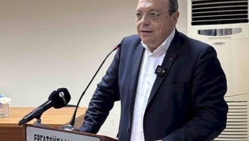 Απάντηση Φάμελλου σε Ανδρουλάκη για συμμετοχή στο Συνέδριο του ΠΑΣΟΚ