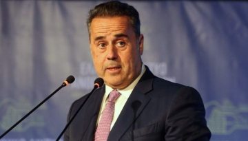 Απολογισμός ενός χρόνου στο ΥΠΕΝ από Παπασταύρου – Τι αναφέρει για Chevron, Κάθετο Διάδρομο και Ιόνιο