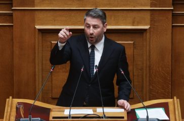 Άgria-kontra-&Alpha;ndroulaki-&ndash;-chatzidaki