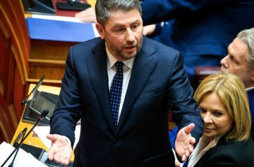 &Alpha;ndroulakis-o-mitsotakis-ine-to-1