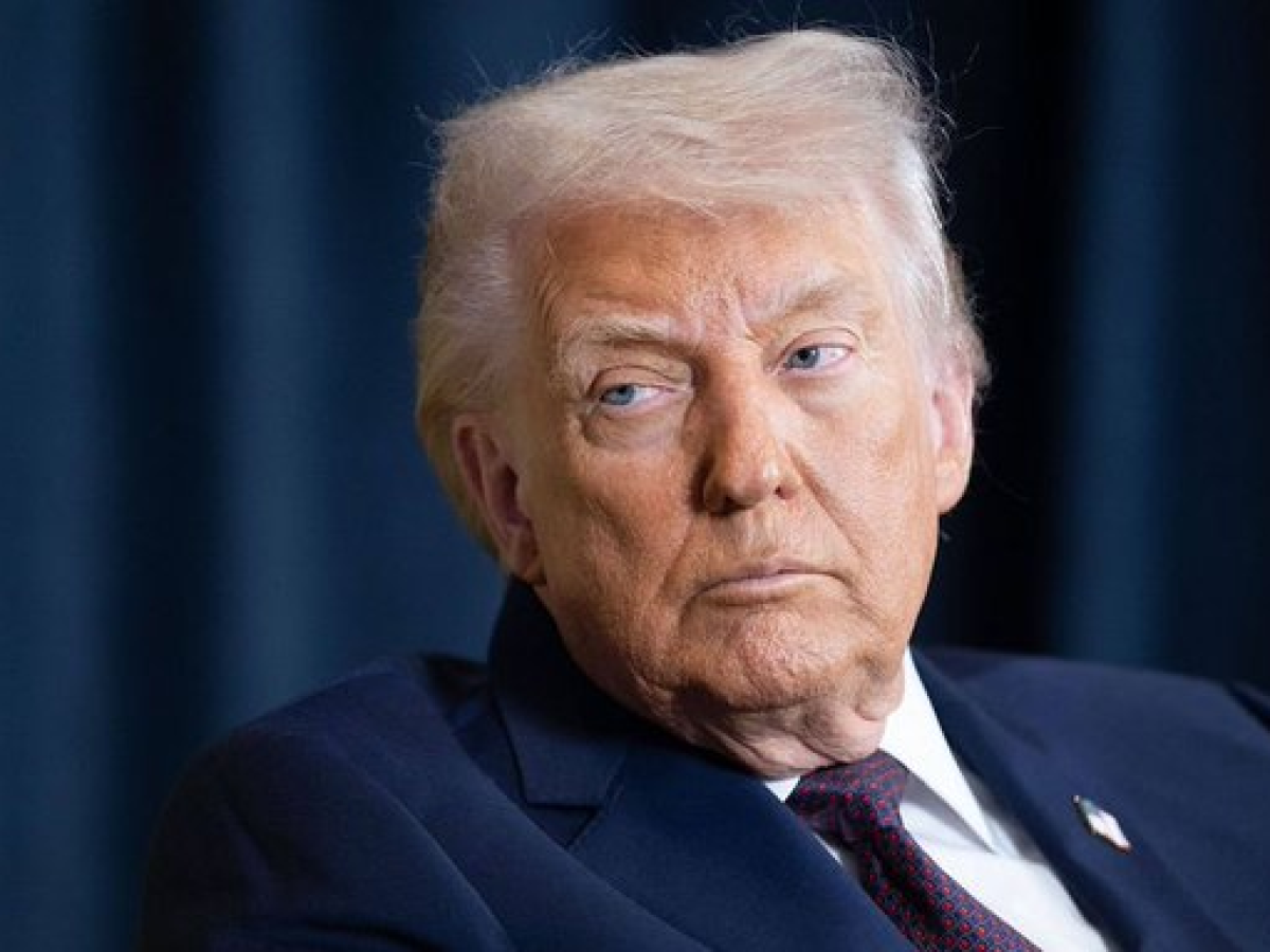 24 Γερουσιαστές ζητούν την εκπαραθύρωση Τραμπ και την αντικατάσταση του από τον Βανς!