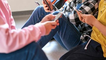 Social media: Σήμερα οι ανακοινώσεις για την απαγόρευση της χρήσης από ανήλικους κάτω των 15 ετών