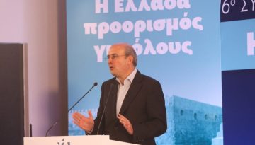 Χατζηδάκης: Η χώρα δεν θα προχωρήσει με ξύλινα συνθήματα και πολιτικό βούρκο