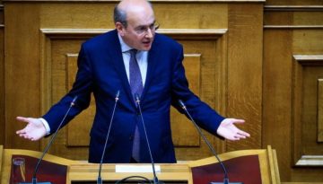 Χατζηδάκης: Οι Έλληνες κοιτούν την αντιπολίτευση και στρέφονται πάλι στη Νέα Δημοκρατία