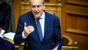 Χατζηδάκης σε Ανδρουλάκη για εκλογές: Μου θυμίζετε το αρνί που ζητά να έρθει το Πάσχα