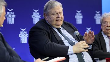 &Delta;&epsilon;&lambda;&phi;&omicron;ί: &Pi;&omicron;&iota;&alpha; &mu;&eta;&nu;ύ&mu;&alpha;&tau;&alpha; έ&sigma;&tau;&epsilon;&iota;&lambda;&epsilon; &sigma;&tau;&eta;&nu; &kappa;&upsilon;&beta;έ&rho;&nu;&eta;&sigma;&eta; &omicron; &Epsilon;&upsilon;ά&gamma;&gamma;&epsilon;&lambda;&omicron;&sigmaf; &Beta;&epsilon;&nu;&iota;&zeta;έ&lambda;&omicron;&sigmaf;