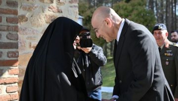 Δένδιας: Παρών στον εσπερινό της Αγάπης στην Ιερά Μονή Παναγίας Πορταΐτισσας στον Έβρο (Εικόνες)
