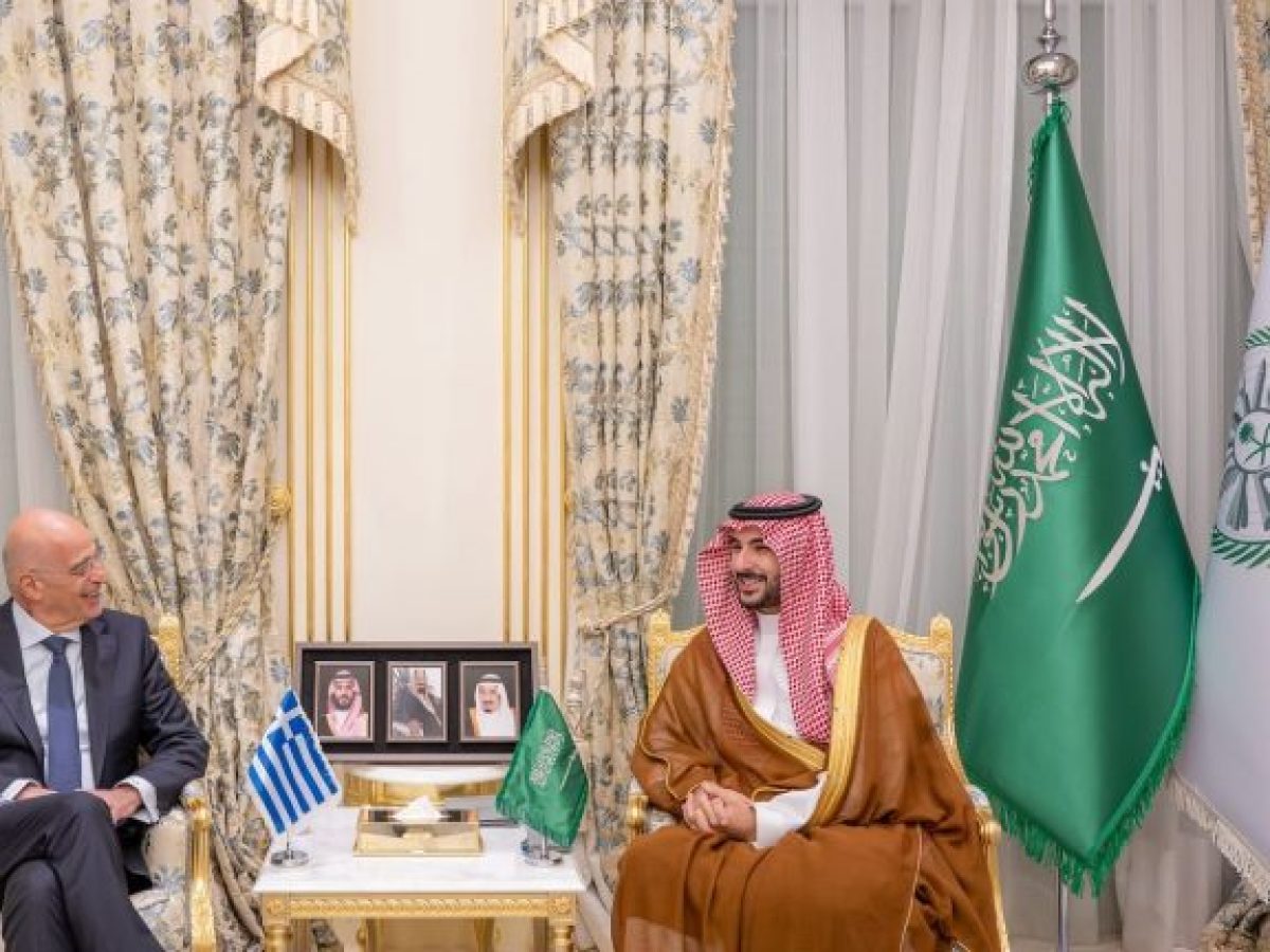 Δένδιας στο Ριάντ: Στο τραπέζι άμυνα και Patriot με τη Σαουδική Αραβία