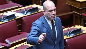 Δημήτρης Μαρκόπουλος: Δεν θα περιφέρω τα πτυχία μου για να ικανοποιηθεί ο βούρκος