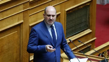 Δημήτρης Μαρκόπουλος: Ανυπόστατες οι φήμες ότι δεν έχω πανεπιστημιακό πτυχίο