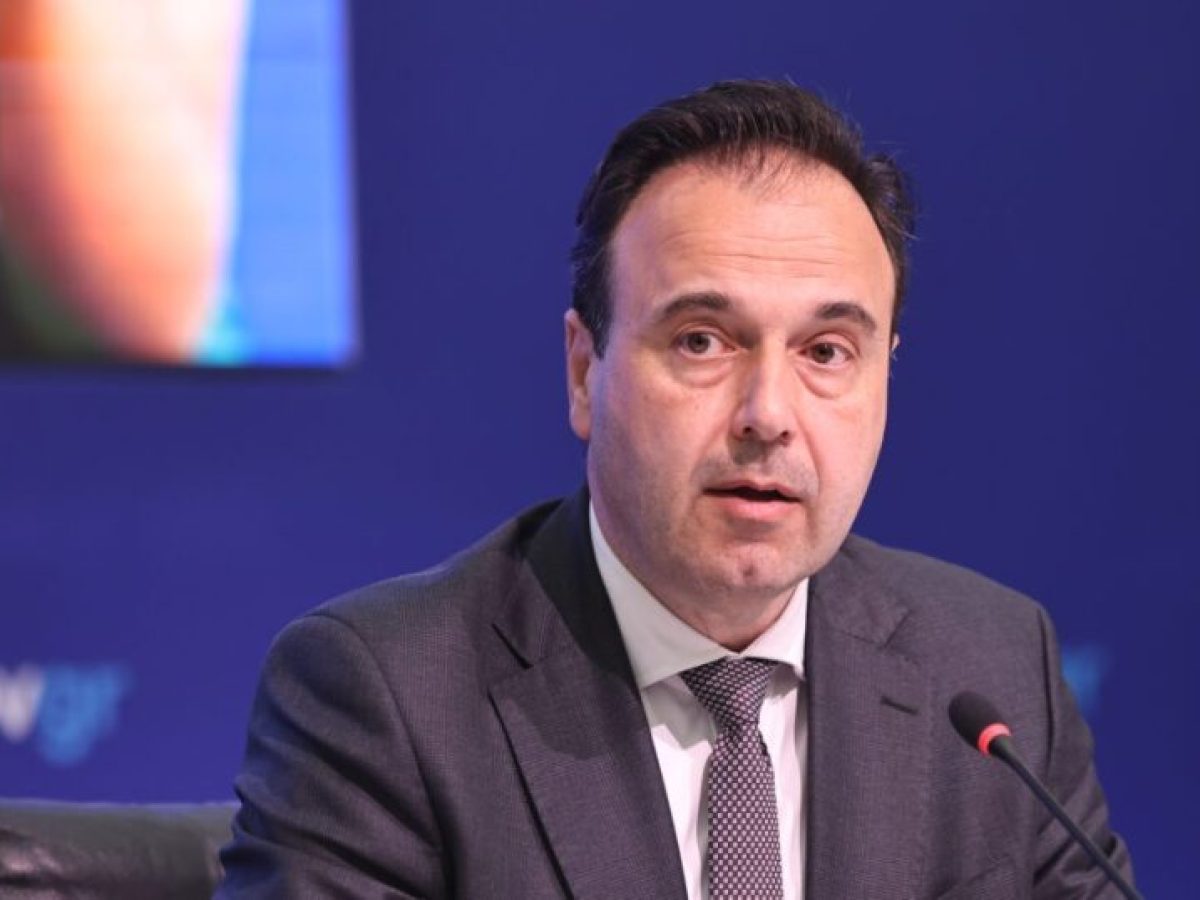 Δημήτρης Παπαστεργίου: Υψηλά πρόστιμα στις πλατφόρμες που δεν θα συμμορφωθούν με το μπλόκο στα social media για ανηλίκους