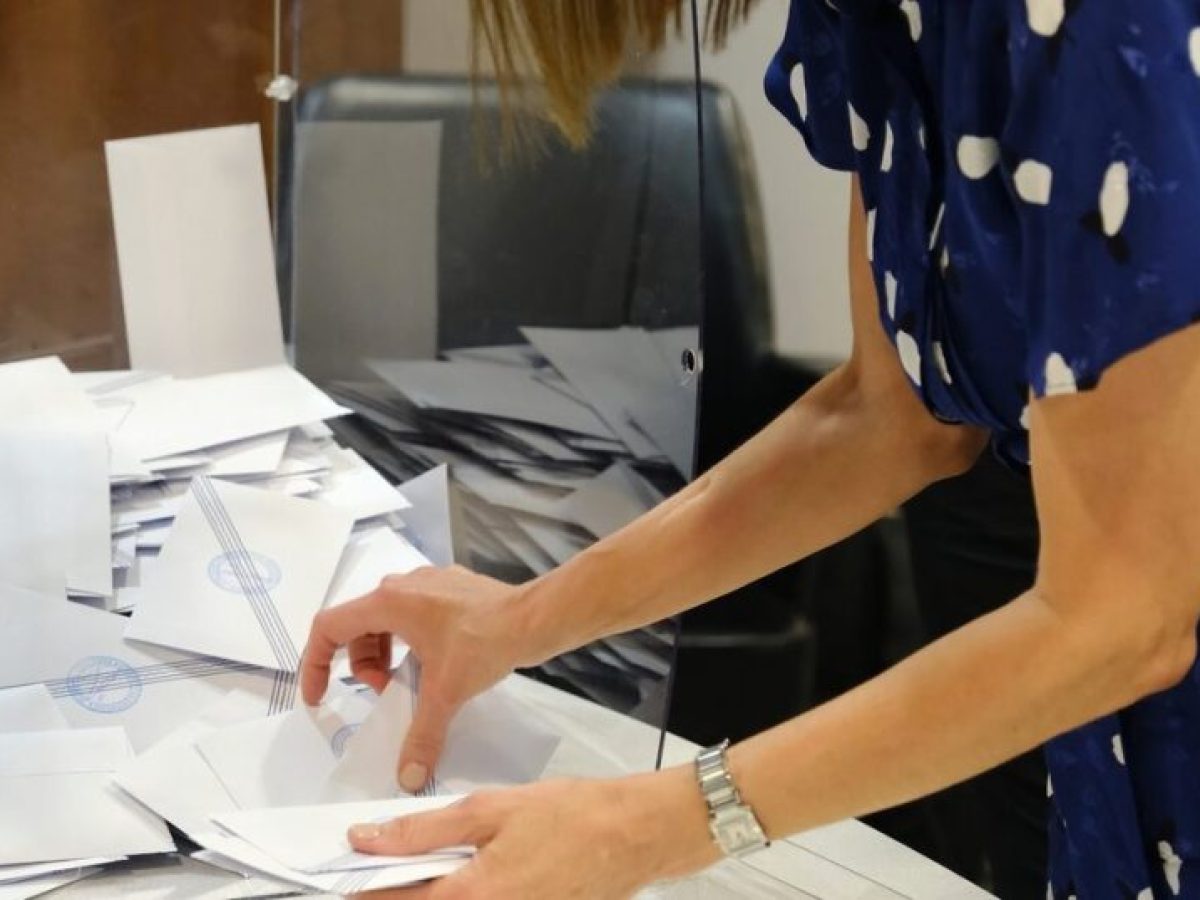 Δημοσκόπηση Pulse: «Κόλλησε» στο 25,5% η ΝΔ, οριακή άνοδος για το ΠΑΣΟΚ – Πώς αξιολογούν τα μέτρα της κυβέρνησης