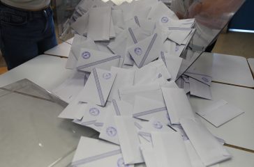 dimoskopisi-RealPolls-to-ochi-se