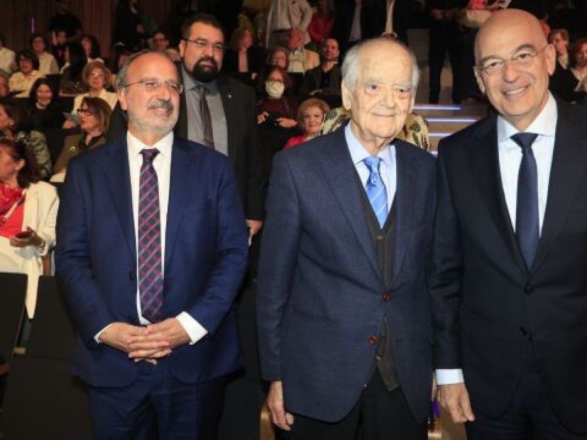 Δένδιας: “Η Ελλάδα στέκεται και θα στέκεται πάντοτε δίπλα στην Αρμενία” – Παρέστη στην εκδήλωση για