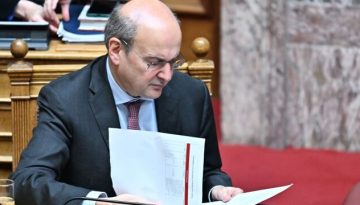 Η αμηχανία στο εσωτερικό της ΚΟ της ΝΔ με φόντο την υπόθεση του ΟΠΕΚΕΠΕ και ο Χατζηδάκης που κάνει “μασάζ