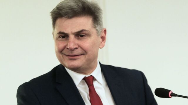 divnikolas-farantouris-Αnakinose-ti-simporefsi