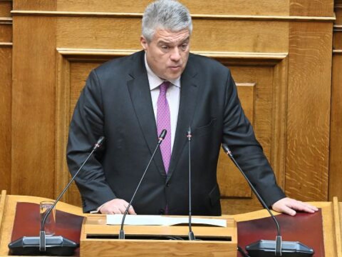 Ο Χρυσομάλλης και το “γαλάζιο κίνημα” για την κατάργηση του γάμου των ομόφυλων που μεγαλώνει…