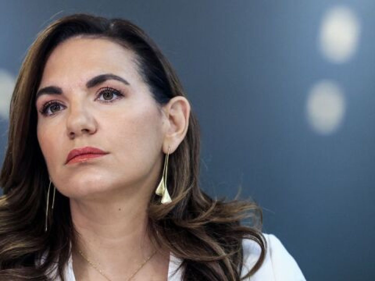 Όλγα Κεφαλογιάννη: “Χρειάζεται όλες οι γυναίκες να είμαστε οπλισμένες με υπομονή, επιμονή και πείσμα&quot