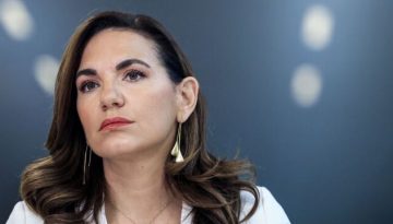Όλγα Κεφαλογιάννη: “Χρειάζεται όλες οι γυναίκες να είμαστε οπλισμένες με υπομονή, επιμονή και πείσμα&quot