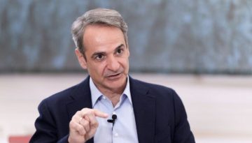 Πάσχα στα Χανιά για τον Μητσοτάκη και σχέδιο “φυγής προς τα εμπρός” εν μέσω πολιτικής πίεσης