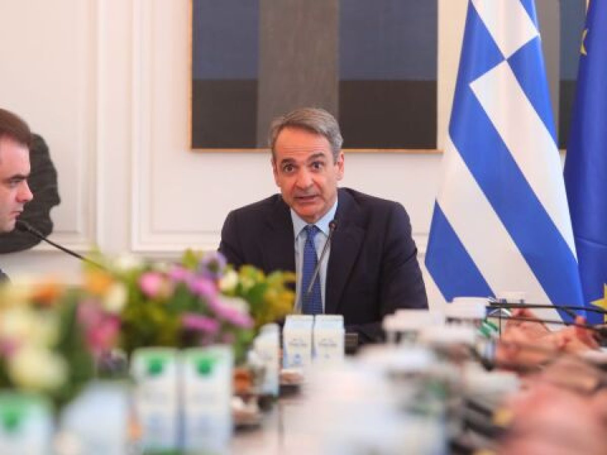 Προβληματισμός και… μασάζ στη “γαλάζια” Κοινοβουλευτική Ομάδα μετά τις καταιγιστικές εξελίξεις µε τη