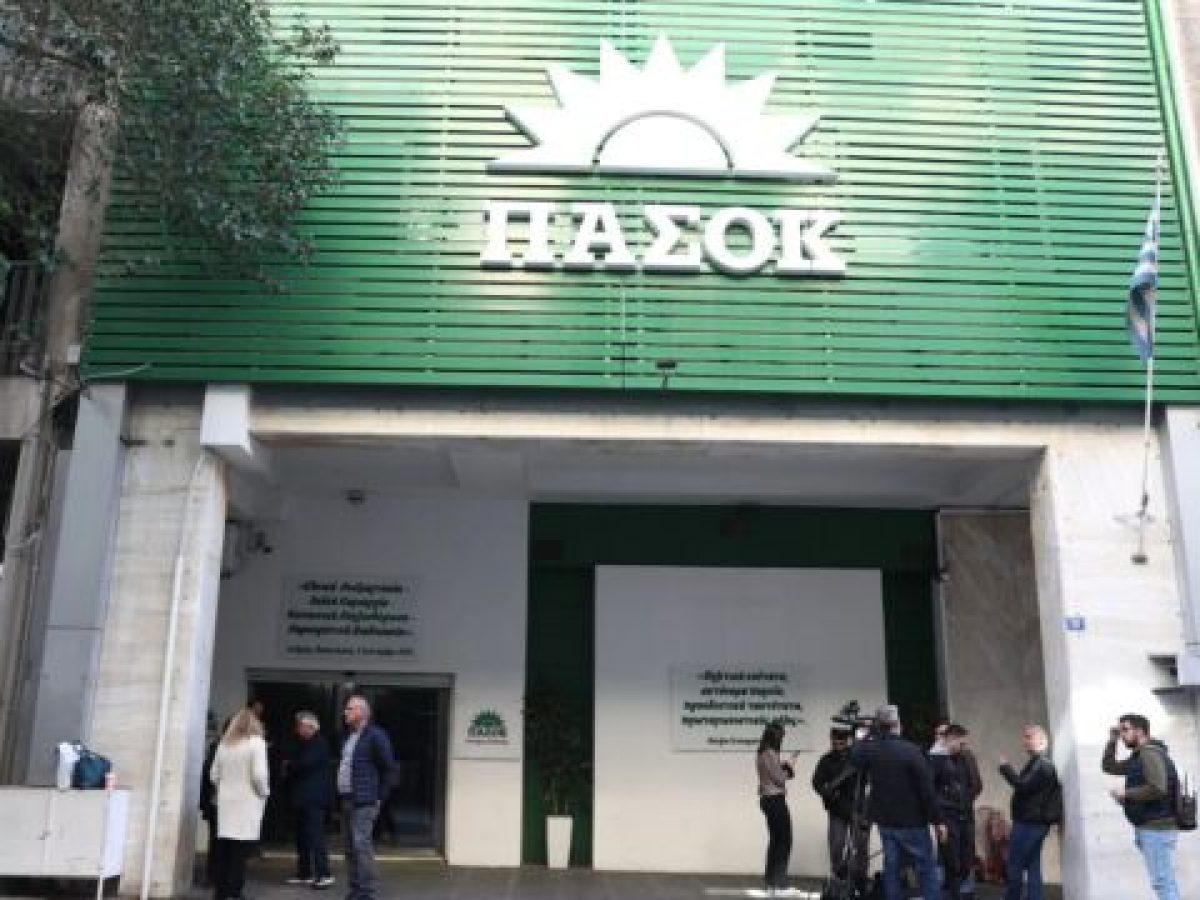 ΠΑΣΟΚ κατά Λαζαρίδη: “Παριστάνει το εξαπτέρυγο του κ. Γεωργιάδη – Έχει κάποιο άλλο πτυχίο, που δε γνωρίζο