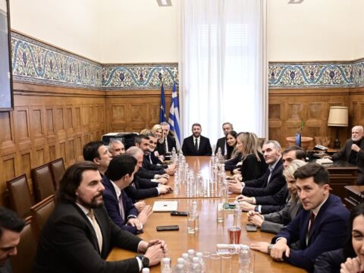 ΠΑΣΟΚ: Τακτική “σκληρού ροκ” µε… εκρηκτικό κοκτέιλ – Τα “όπλα” Ανδρουλάκη για το “στρ