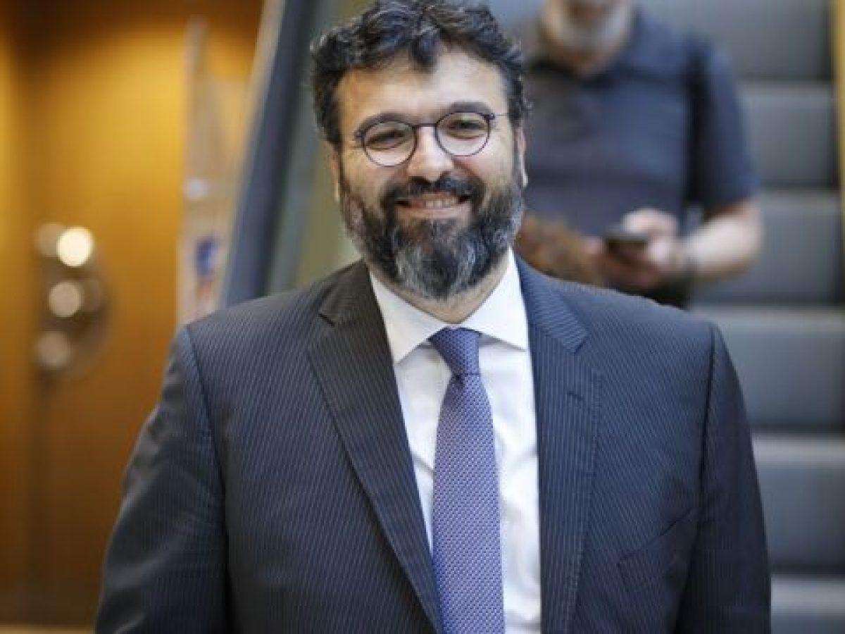 ΣΥΡΙΖΑ: Άνω-κάτω εξαιτίας της δήλωσης Βασιλειάδη για”“αυτοδιάλυση” – Το παρασκήνιο με τις αντιδράσει