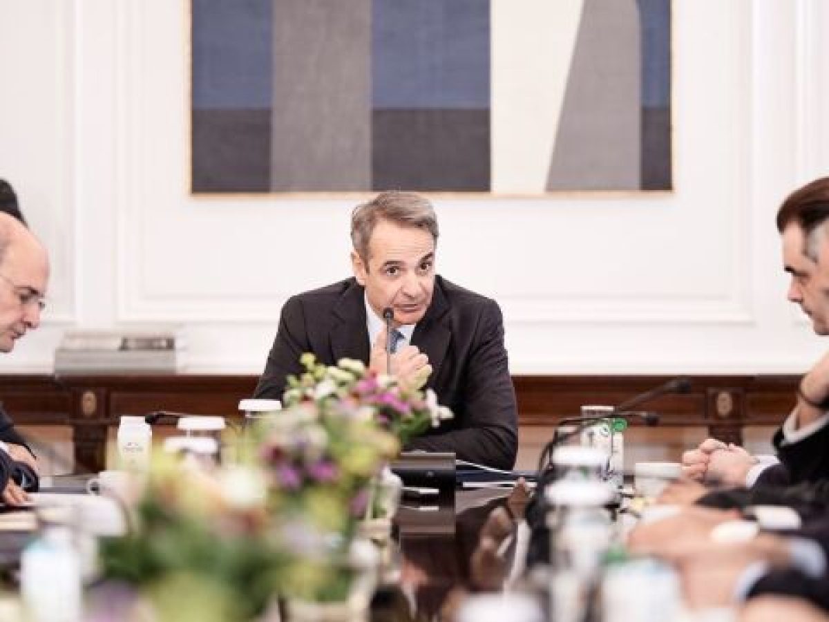 Το σχέδιο Μητσοτάκη για ασυμβίβαστο και 250 βουλευτές: Τα “πώς” και τα “γιατί” της μεταρρύ