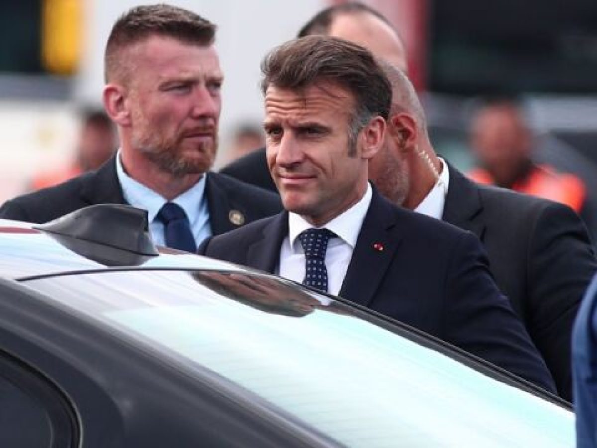 Το βίντεο του Εμανουέλ Μακρόν από την επίσκεψή του στην Ελλάδα: “Εάν η εθνική σας κυριαρχία αμφισβητηθεί