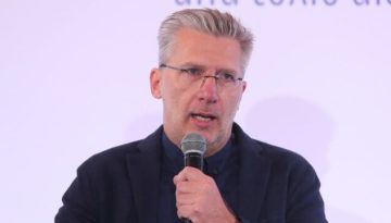 “Βράζει” η ΚΟ της ΝΔ για τον Σκέρτσο: “Ο κύριος με τα excel κουνάει το δάχτυλο στους βουλευτές&