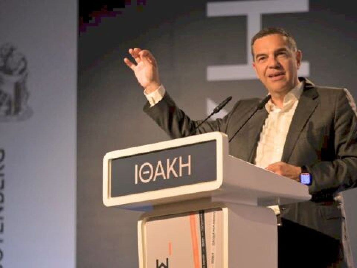 Αλέξης Τσίπρας: Με μεταγραφές από ΠΑΣΟΚ και “φροντιστήριο” στελεχών προχωρά το σχέδιο για το νέο κόμ