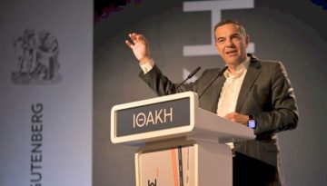 Αλέξης Τσίπρας: Με μεταγραφές από ΠΑΣΟΚ και “φροντιστήριο” στελεχών προχωρά το σχέδιο για το νέο κόμ