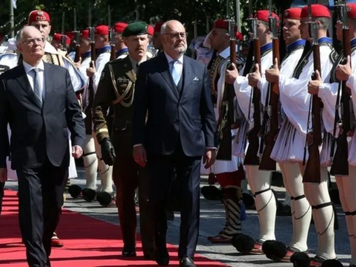 &Epsilon;&lambda;&lambda;ά&delta;&alpha;&ndash;&Epsilon;&sigma;&theta;&omicron;&nu;ί&alpha;: &Sigma;&tau;&rho;&alpha;&tau;&eta;&gamma;&iota;&kappa;ή &sigma;ύ&gamma;&kappa;&lambda;&iota;&sigma;&eta; &sigma;&epsilon; &psi;&eta;&phi;&iota;&alpha;&kappa;ή &delta;&iota;&alpha;&kappa;&upsilon;&beta;έ&rho;&nu;&eta;&sigma;&eta;, ά&mu;&upsilon;&nu;&alpha; &kappa;&alpha;&iota; &epsilon;&upsilon;&rho;&omega;&pi;&alpha;ϊ&kappa;ή &alpha;&sigma;&phi;ά&lambda;&epsilon;&iota;&alpha;