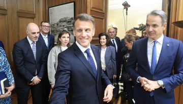 &laquo;&Epsilon;&lambda;&lambda;ά&sigmaf; &ndash; &Gamma;&alpha;&lambda;&lambda;ί&alpha; &Sigma;&upsilon;&mu;&mu;&alpha;&chi;ί&alpha;&raquo; &mu;&epsilon; 9 &nu;έ&epsilon;&sigmaf; &sigma;&upsilon;&mu;&phi;&omega;&nu;ί&epsilon;&sigmaf; &ndash; &laquo;&Beta;&alpha;&sigma;&iota;&sigma;&tau;&epsilon;ί&tau;&epsilon; &pi;ά&nu;&omega; &mu;&alpha;&sigmaf;&raquo;, &tau;&omicron; &mu;ή&nu;&upsilon;&mu;&alpha; &Mu;&alpha;&kappa;&rho;ό&nu;