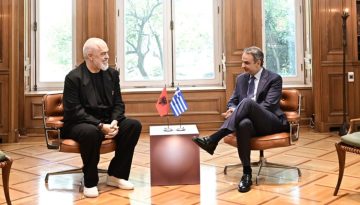 Έντι Ράμα: «Συγγνώμη για το ντύσιμο, δεν περίμενα επίσημη υποδοχή»