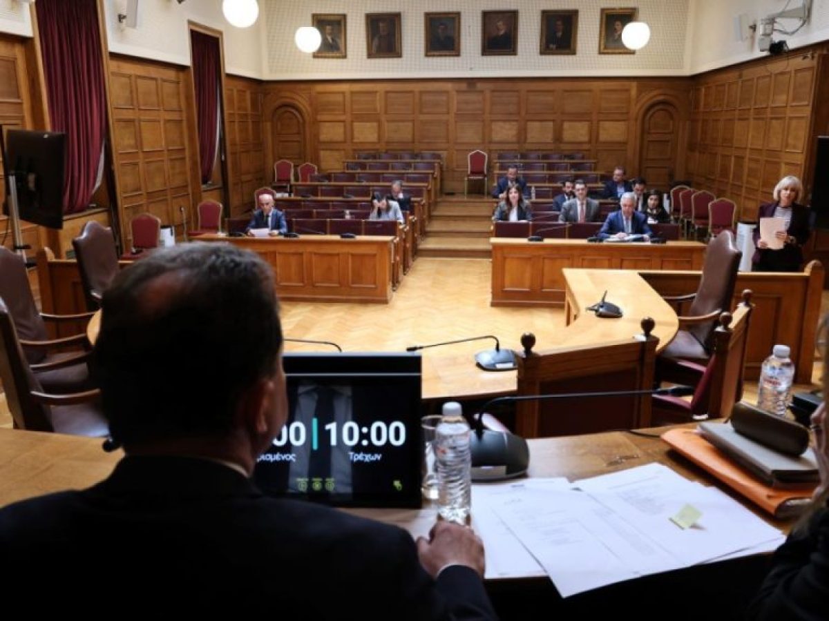 Επιτροπή Δεοντολογίας: Ομόφωνα υπέρ της άρσης ασυλίας Χατζηβασιλείου και Αθανασίου