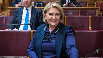 &Epsilon;&upsilon;&rho;&omega;&pi;&alpha;ϊ&kappa;ή &Epsilon;&iota;&sigma;&alpha;&gamma;&gamma;&epsilon;&lambda;ί&alpha;: &Pi;&alpha;&rho;&alpha;&lambda;&eta;&rho;&eta;&mu;&alpha;&tau;&iota;&kappa;έ&sigmaf; &delta;&eta;&lambda;ώ&sigma;&epsilon;&iota;&sigmaf; &Beta;&omicron;ύ&lambda;&tau;&epsilon;&psi;&eta; &kappa;&alpha;&tau;ά &tau;&eta;&sigmaf; &Kappa;&omicron;&beta;έ&sigma;&iota; &mu;&epsilon; &laquo;ά&rho;&omega;&mu;&alpha;&raquo; &Tau;&sigma;&alpha;&omicron;&upsilon;&sigma;έ&sigma;&kappa;&omicron;&upsilon;