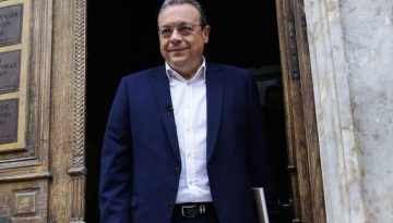 Φάμελλος: Το φως της Ανάστασης μας δείχνει τον δρόμο για την κοινωνία που αξίζουμε