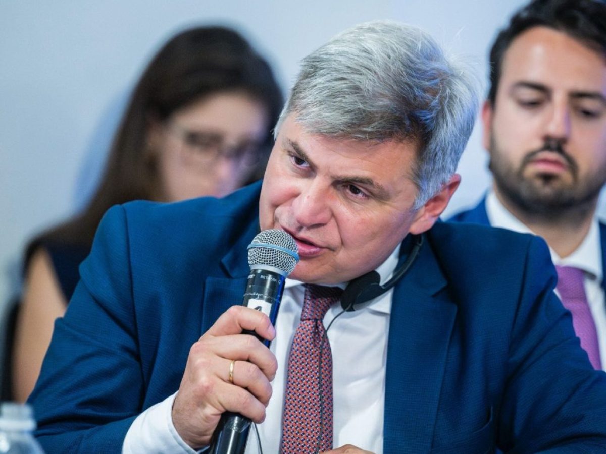 Φαραντούρης: Αντί για αξιοκρατία, πελατειακές σχέσεις. Αντί για αριστεία, μετριότητα και διαφθορά